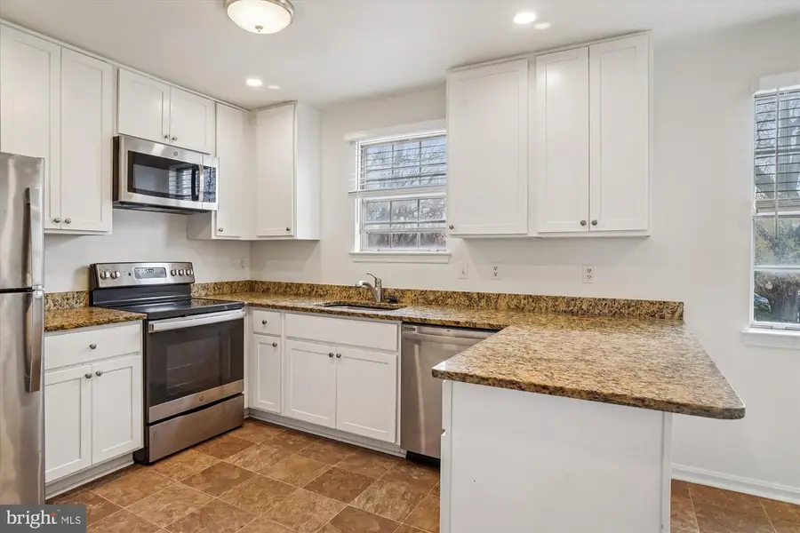 3835 Ferrara Dr, Silver Spring, MD 20906 - #2
