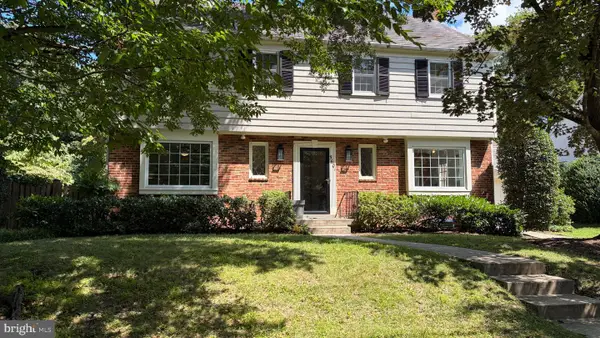 5601 Kirkwood Dr, BETHESDA, MD 20816