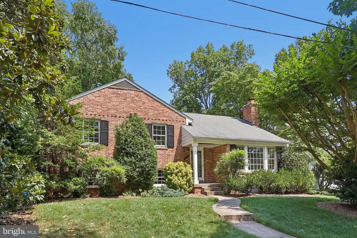 5719 Newington Rd, Bethesda, MD 20816 - #1