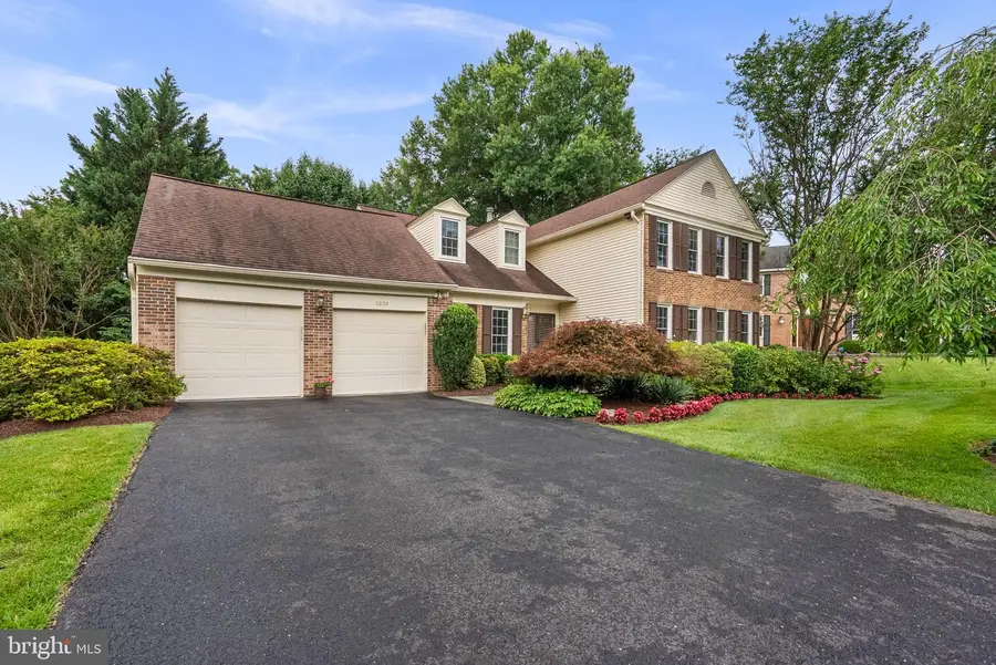 5820 Magic Mountain Dr, Rockville, MD 20852 - #3