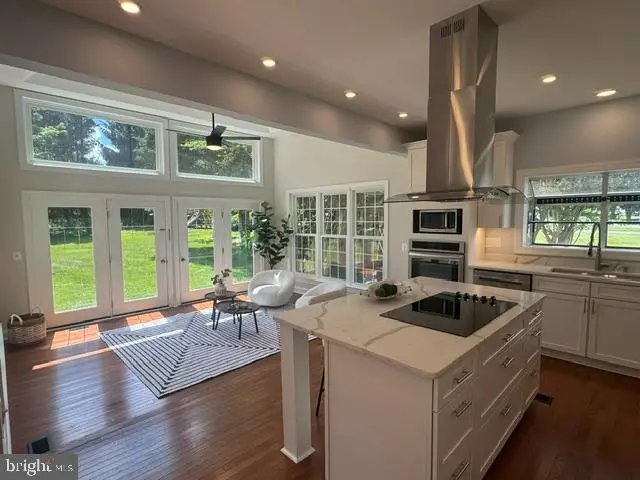 17536 Applewood Ln, Rockville, MD 20855 - #2