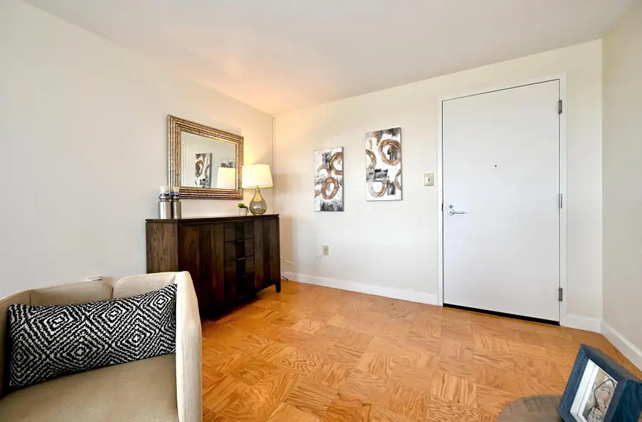 10201 Grosvenor Pl #1220, Rockville, MD 20852 - #3