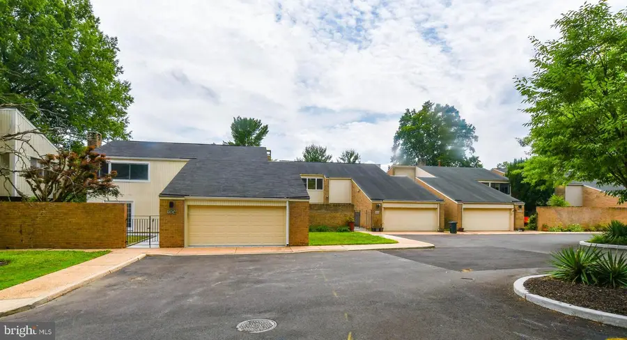 19104 Roman Way, Gaithersburg, MD 20886 - #2