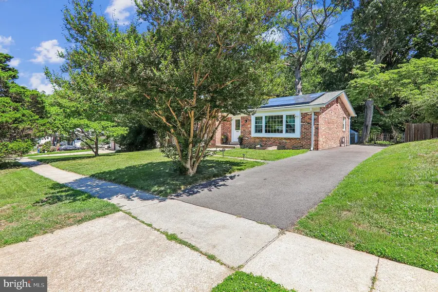 1002 Devere Dr, Silver Spring, MD 20903 - #2