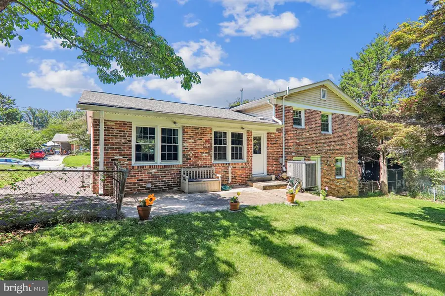 1002 Devere Dr, Silver Spring, MD 20903 - #3