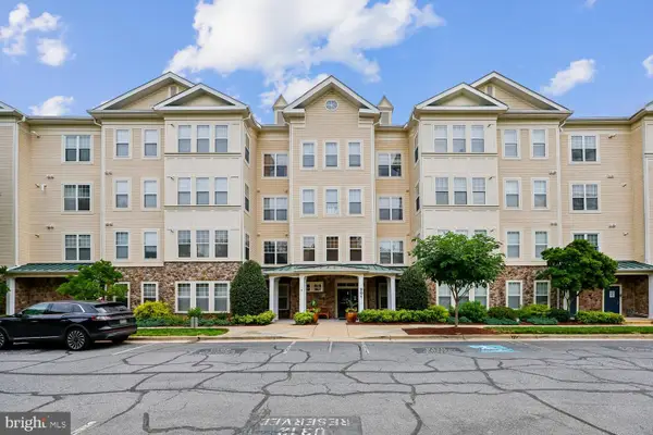 301 High Gables Dr #402, GAITHERSBURG, MD 20878