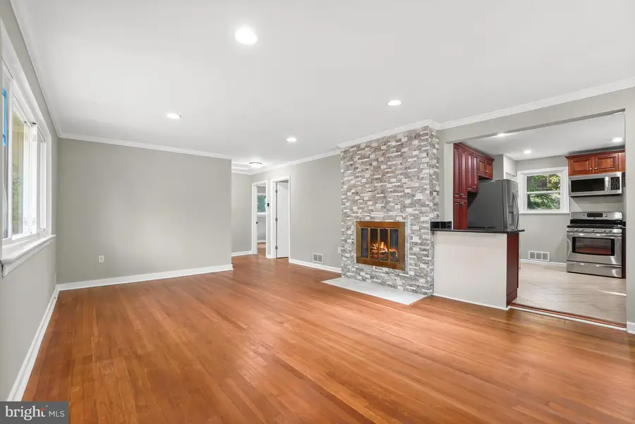 10705 Lockridge Dr, Silver Spring, MD 20901 - #3