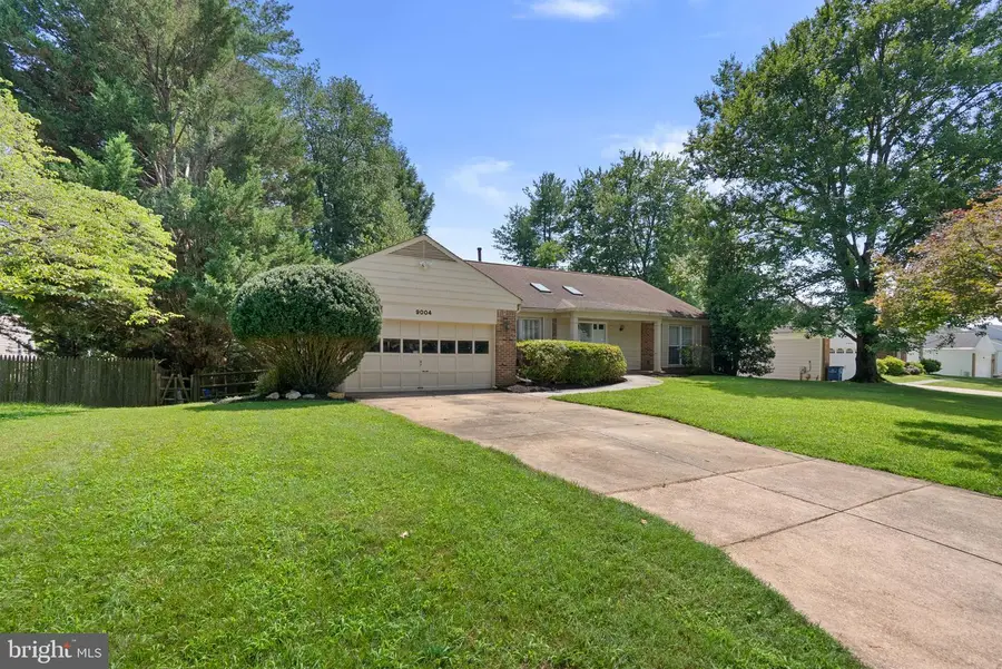9004 Paddock Ln, Rockville, MD 20854 - #2