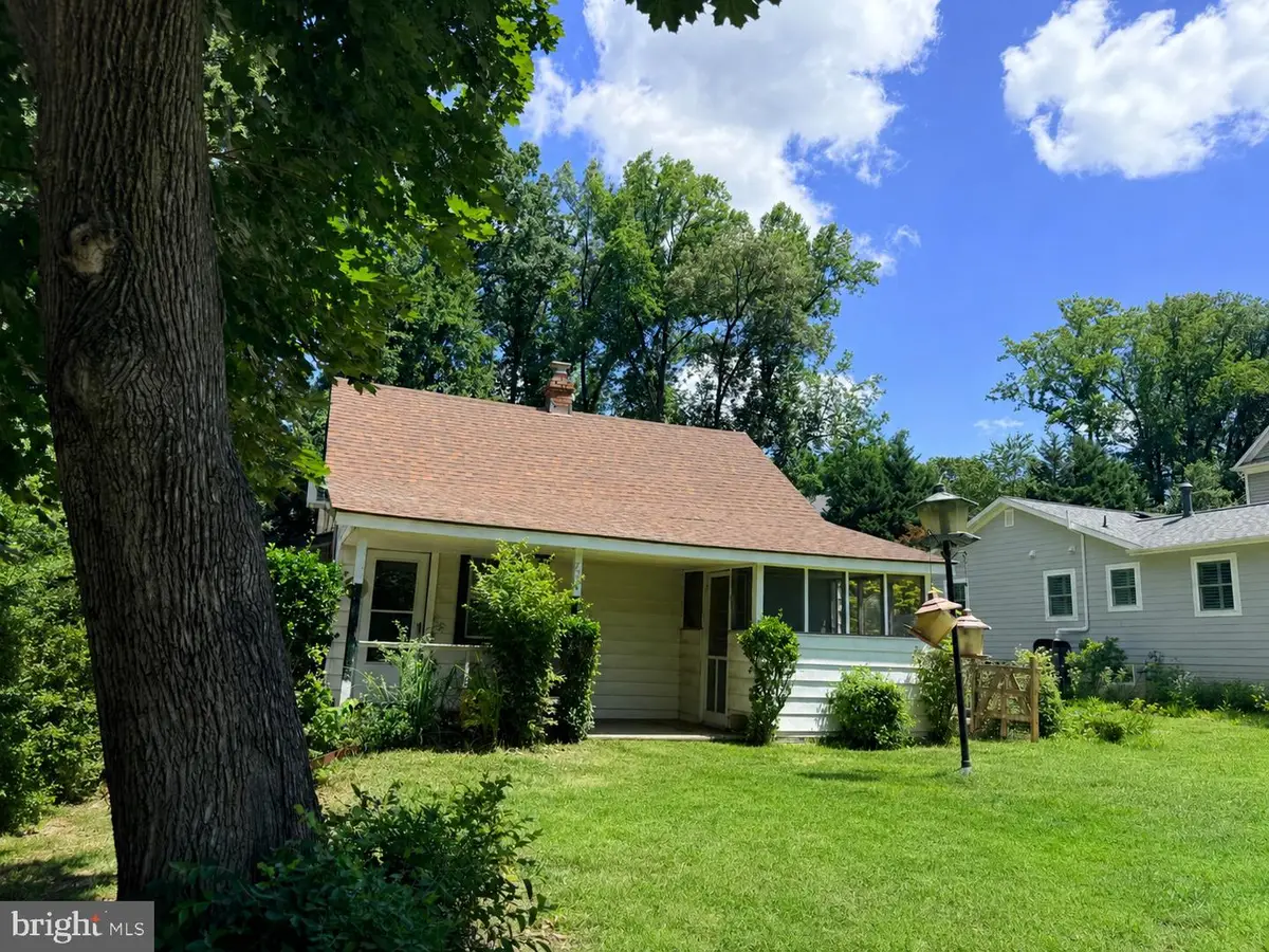 733 Anderson Ave, Rockville, MD 20850 - #1