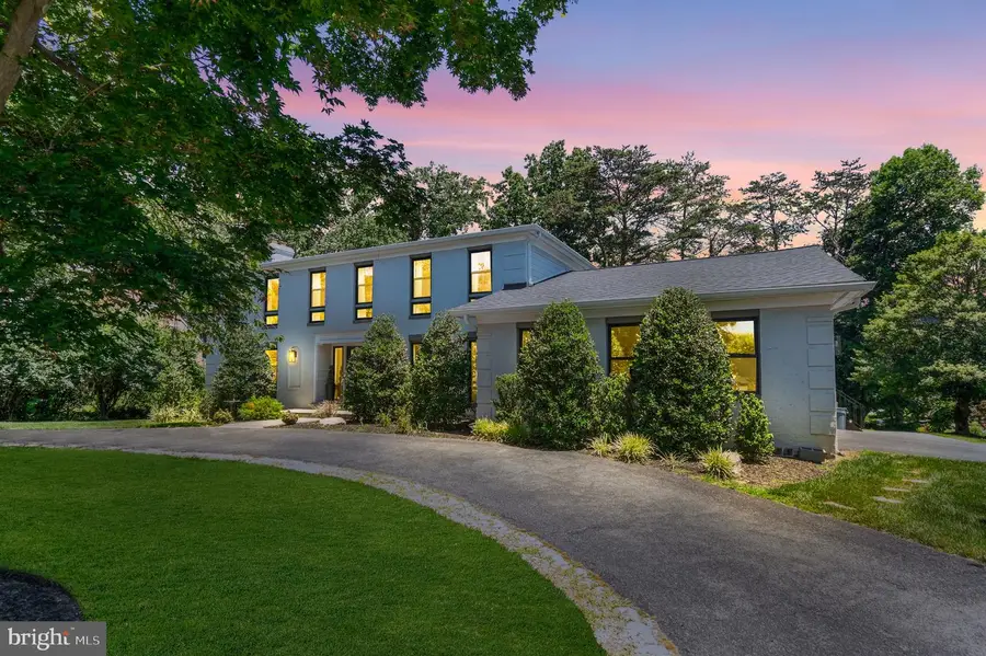 7601 Persimmon Tree Ln, Bethesda, MD 20817 - #2
