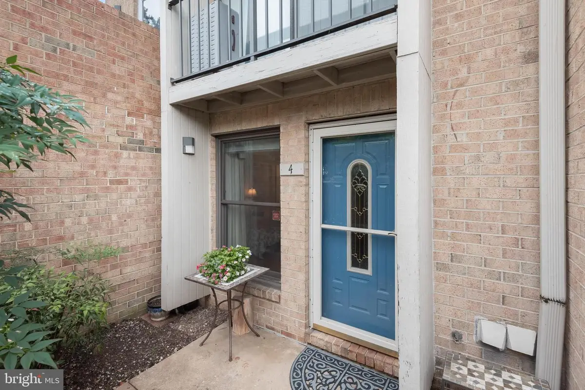 4 Dudley Ct, Bethesda, MD 20814 - #1