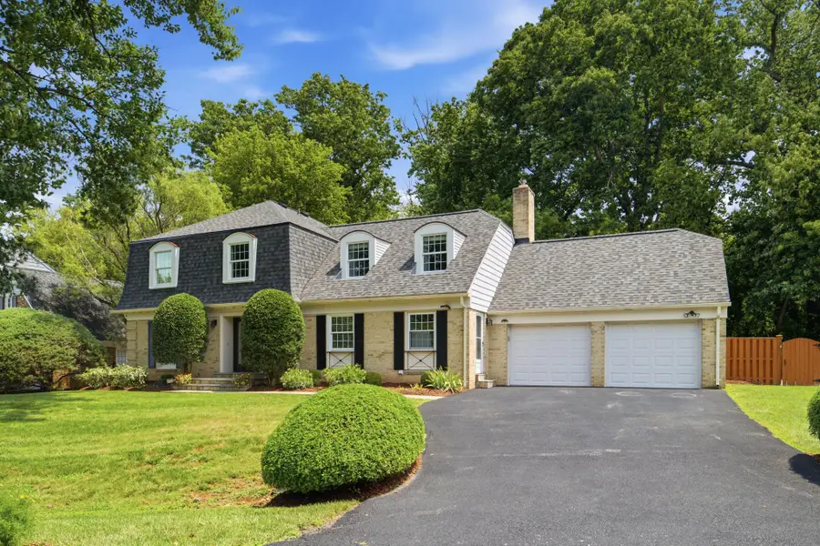 8105 Buckspark Ln E, Potomac, MD 20854 - #2