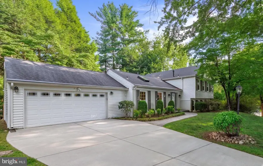 5 Barrington Fare, Rockville, MD 20850 - #2