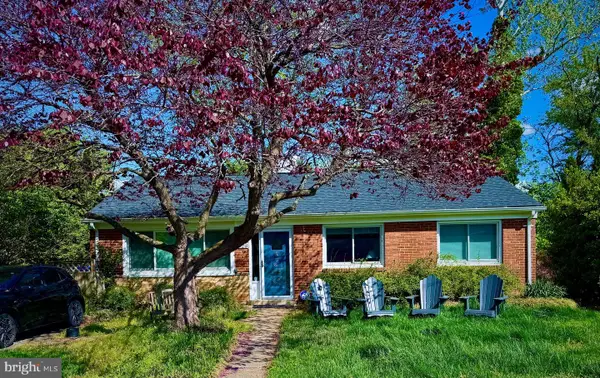 8429 Farrell Dr, CHEVY CHASE, MD 20815
