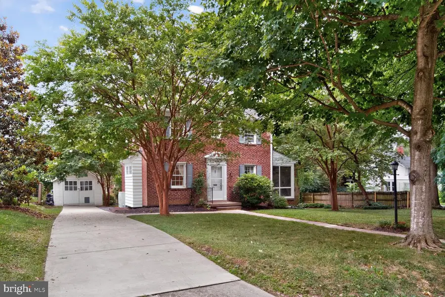 2030 Lanier Dr, Silver Spring, MD 20910 - #2