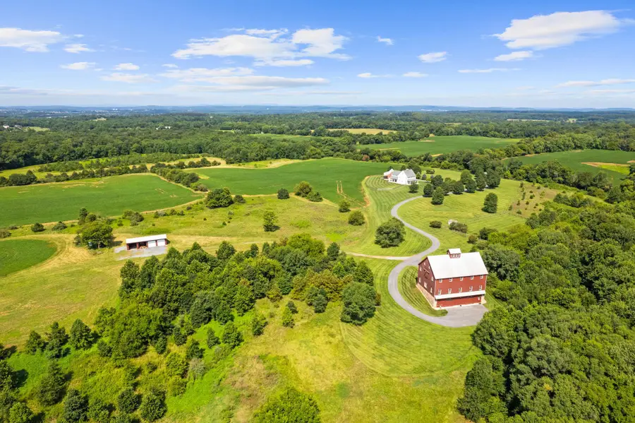 21100 W Offutt Rd, Poolesville, MD 20837 - #2