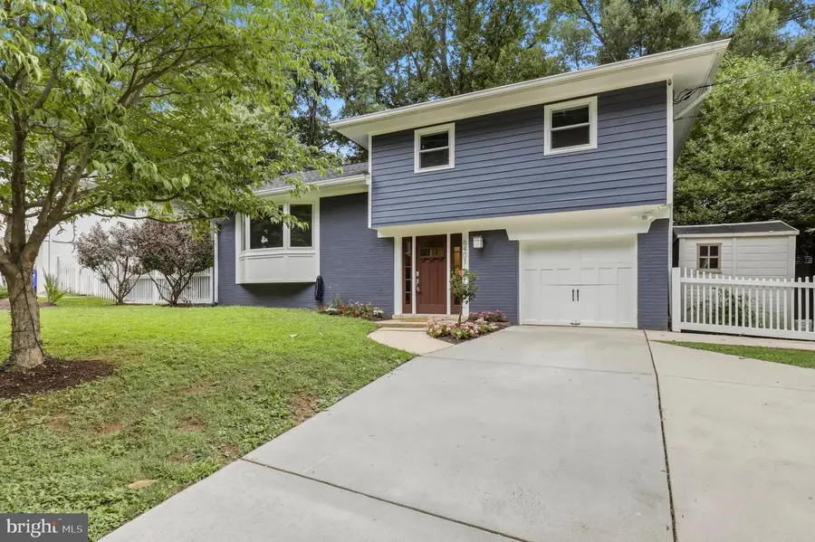 6401 Greentree Rd, Bethesda, MD 20817 - #3
