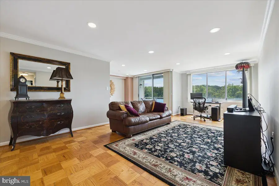10201 Grosvenor Pl #1009, Rockville, MD 20852 - #2
