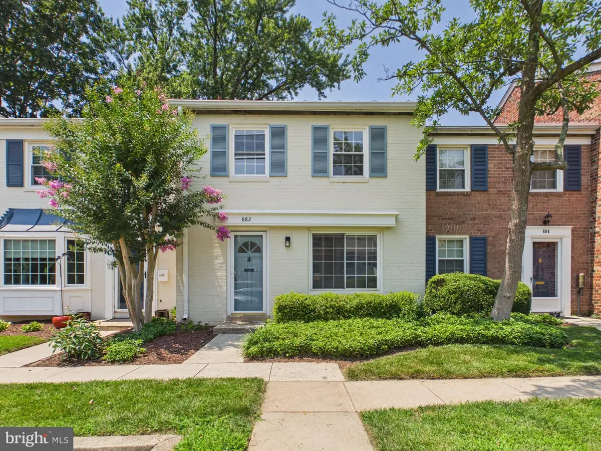 682 Azalea Dr #6-682, Rockville, MD 20850 - #1