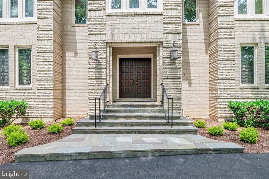 10616 Willowbrook Dr, Potomac, MD 20854 - #3