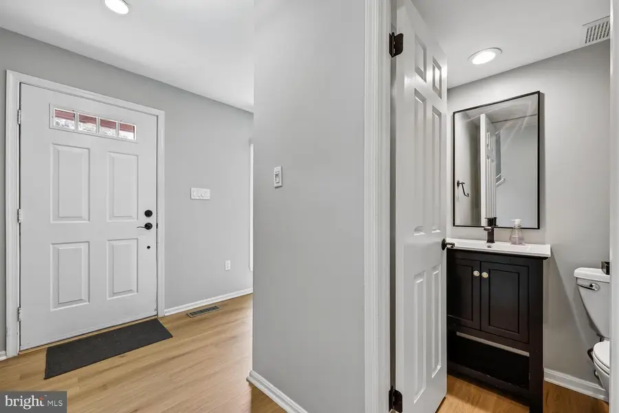 10 Dairyfield Ct, Rockville, MD 20852 - #2