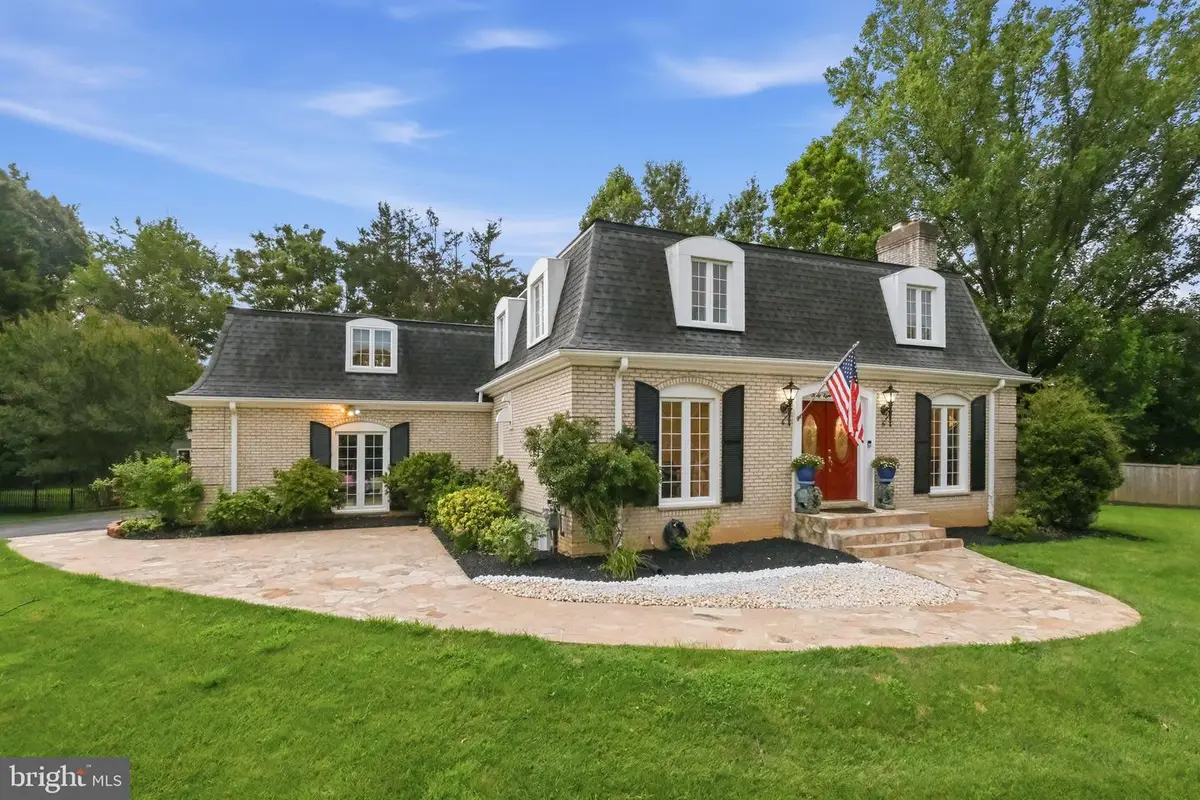 3800 Queen Mary Dr, Olney, MD 20832 - #1