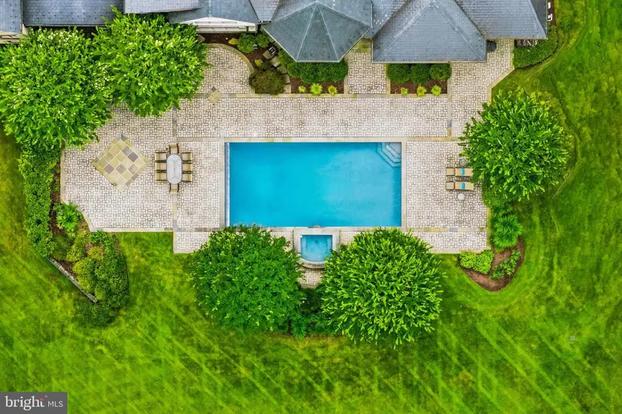 9833 Avenel Farm Dr, Potomac, MD 20854 - #2