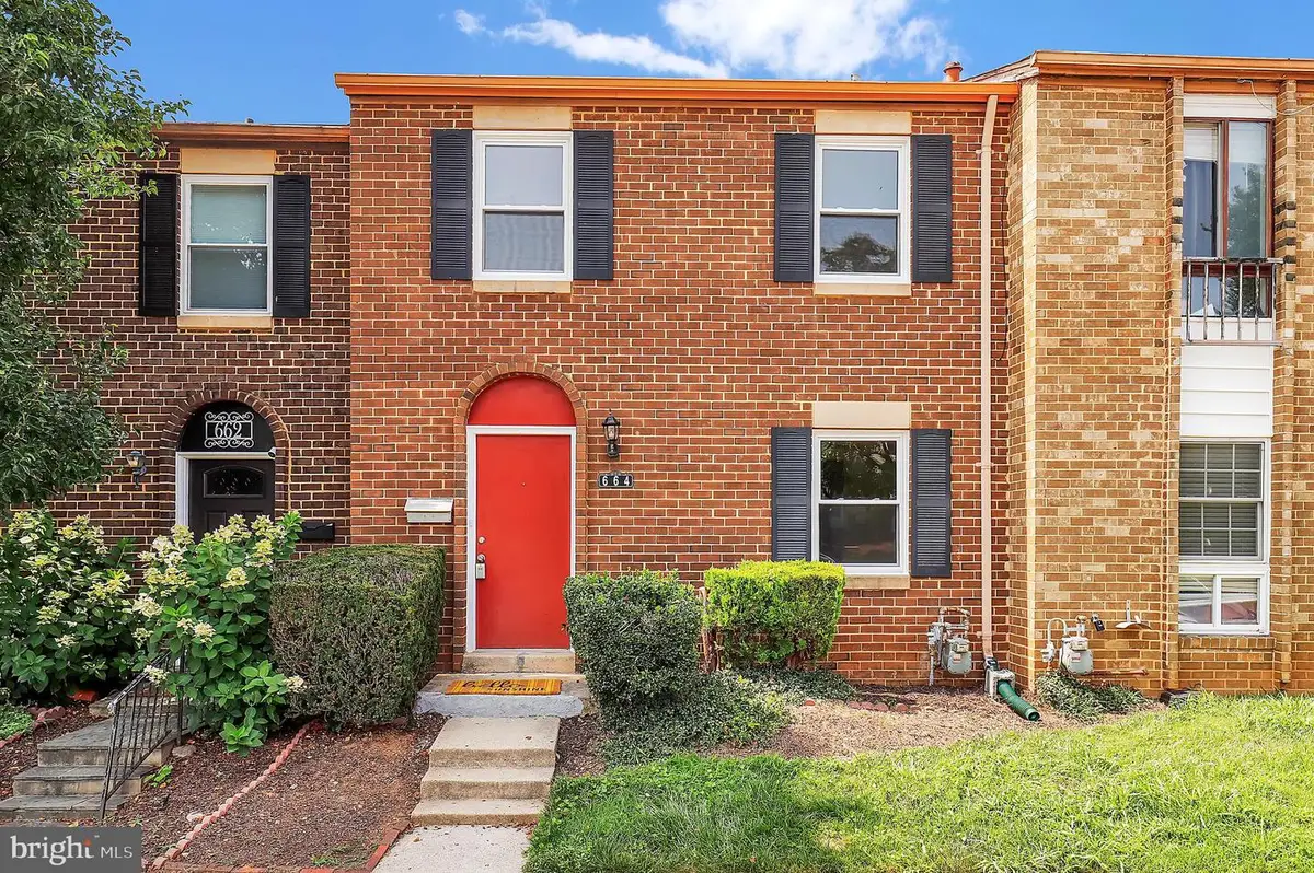664 W Side Dr #1, Gaithersburg, MD 20878 - #1