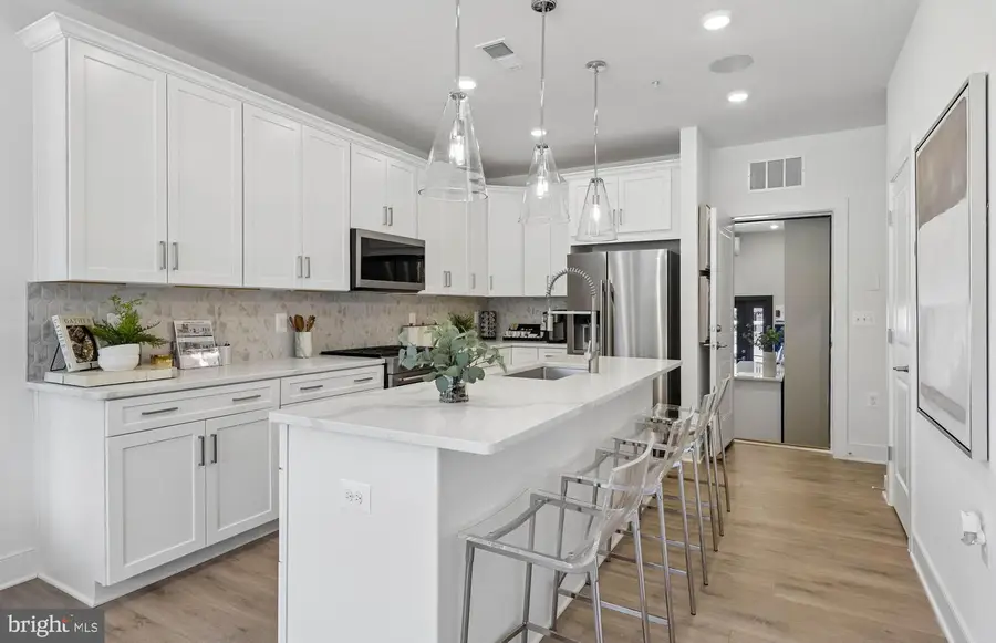 518 Parkview Ave, Gaithersburg, MD 20878 - #3