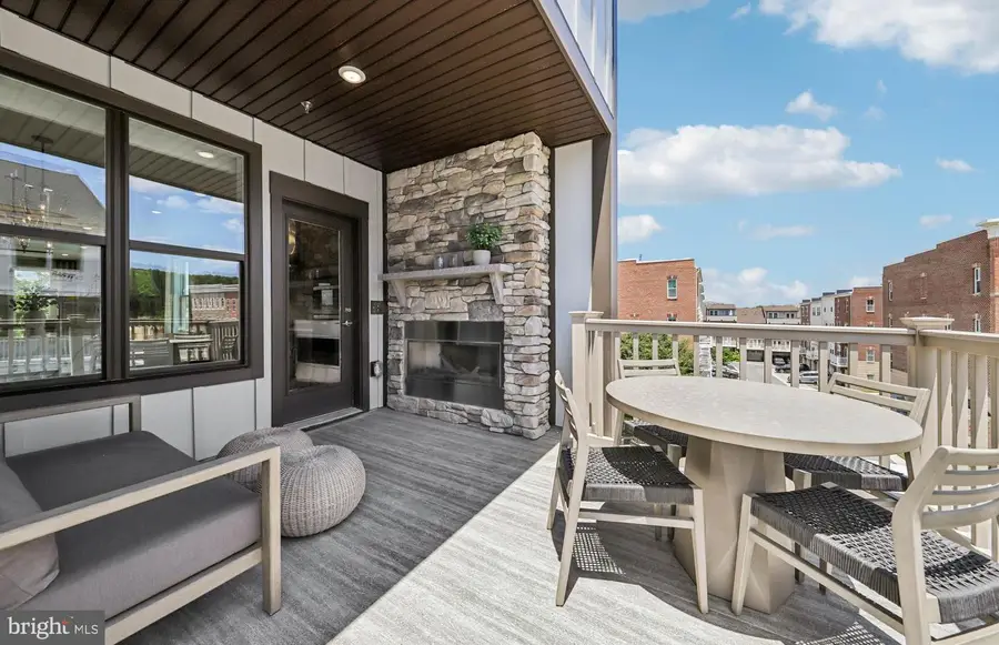 516 Parkview Ave, Gaithersburg, MD 20878 - #2