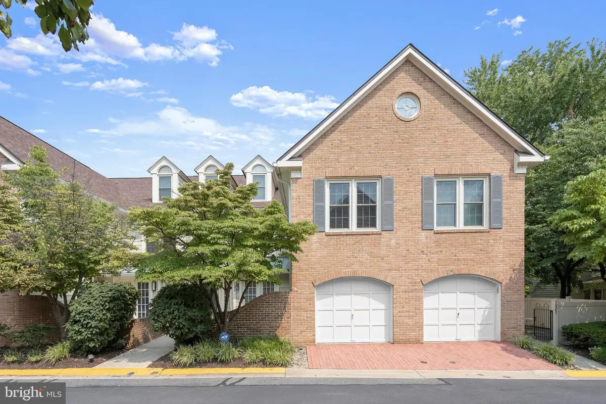 10833 Luxberry Dr #26, Rockville, MD 20852 - #1