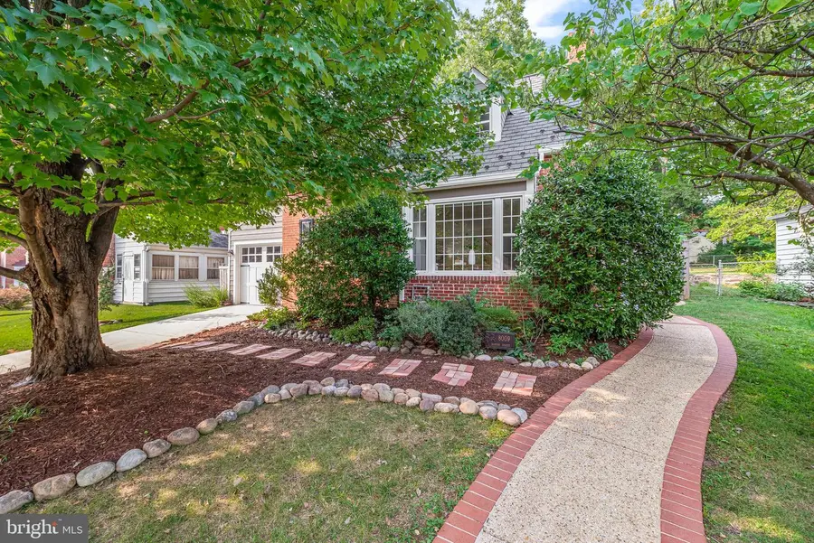 8009 Barron St, Takoma Park, MD 20912 - #2