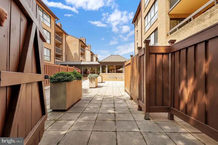 11400 Strand Dr #201, Rockville, MD 20852 - #3