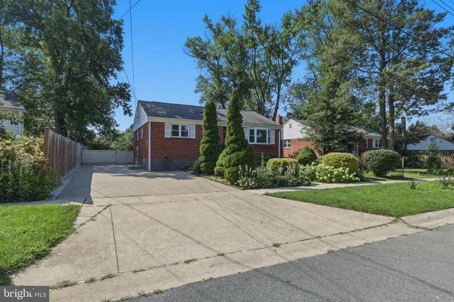 13105 Hallet Ct, Rockville, MD 20853 - #3