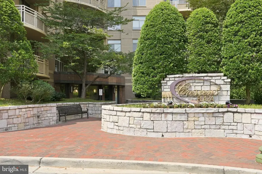 7111 Woodmont Ave #106, Bethesda, MD 20815 - #2