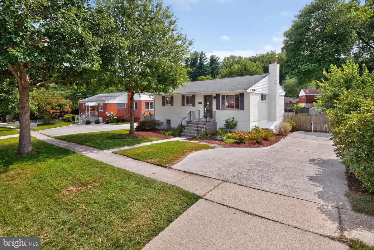 11302 Schuylkill Rd, Rockville, MD 20852 - #1