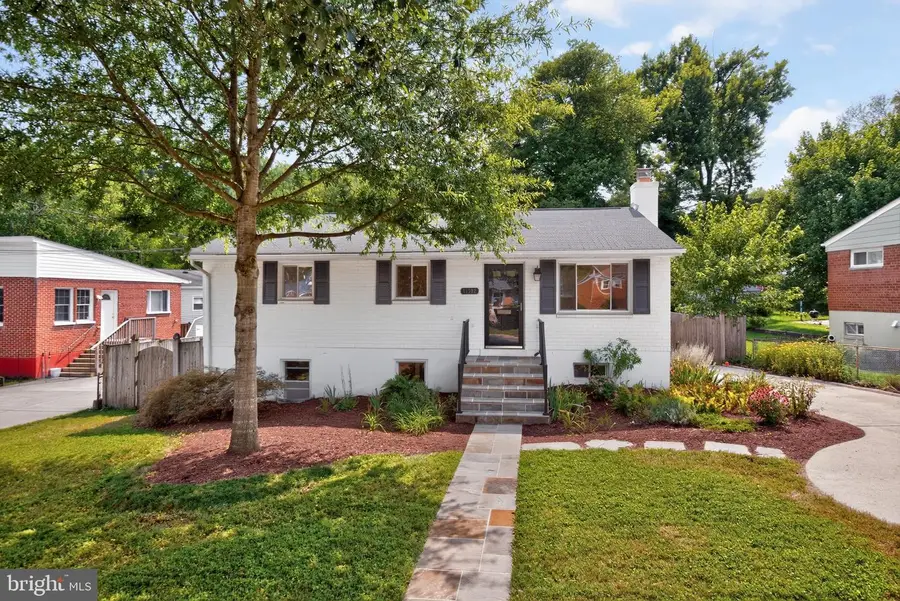 11302 Schuylkill Rd, Rockville, MD 20852 - #2