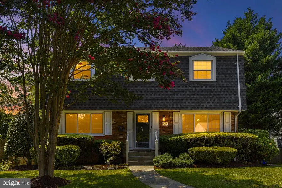 9204 Villa Dr, Bethesda, MD 20817 - #3