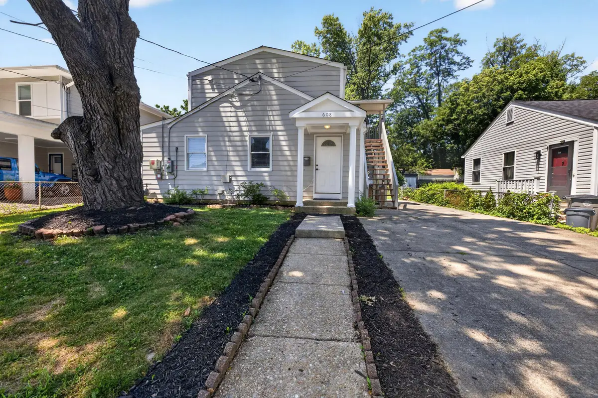 608 Burgundy Dr, Rockville, MD 20850 - #1