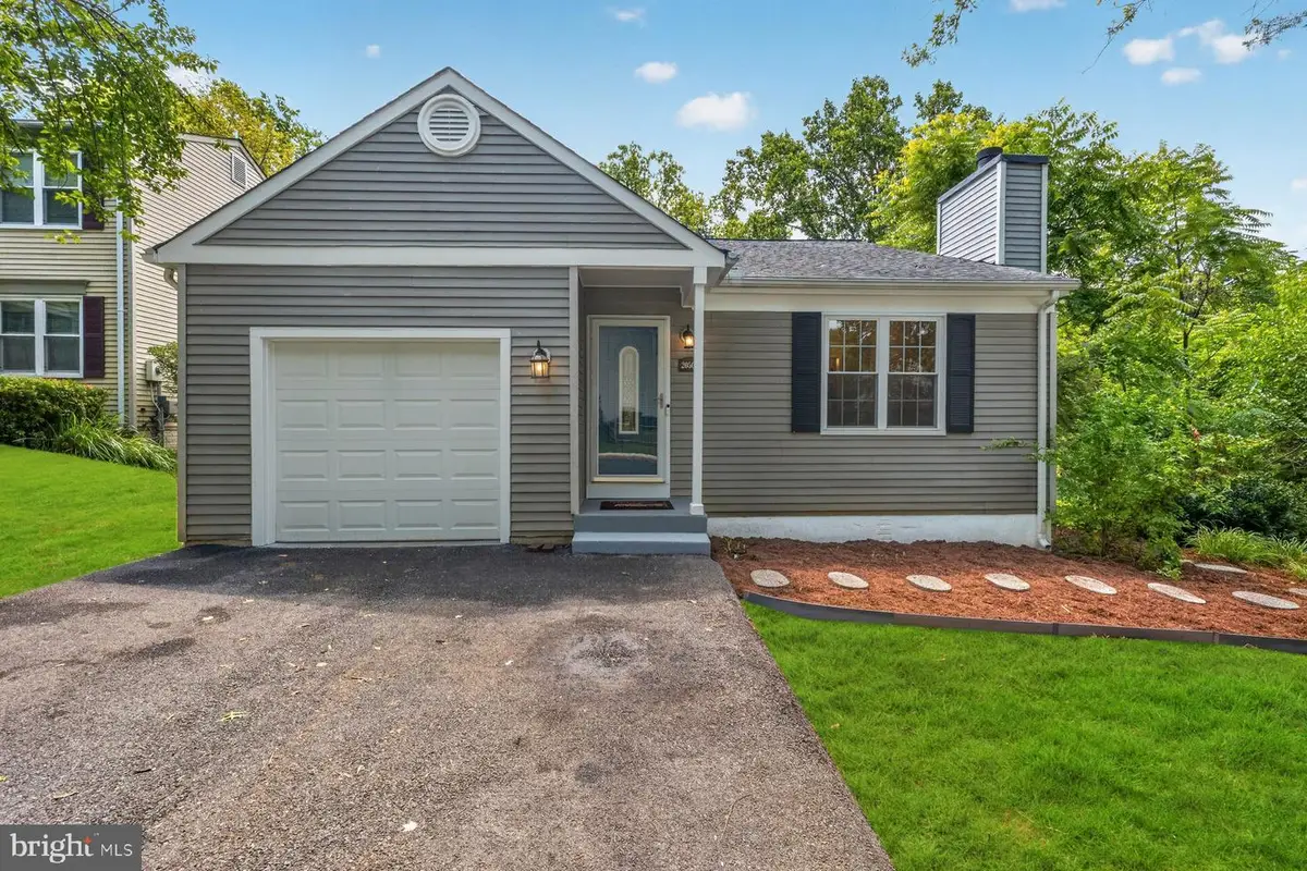 20501 Neerwinder St, Germantown, MD 20874 - #1