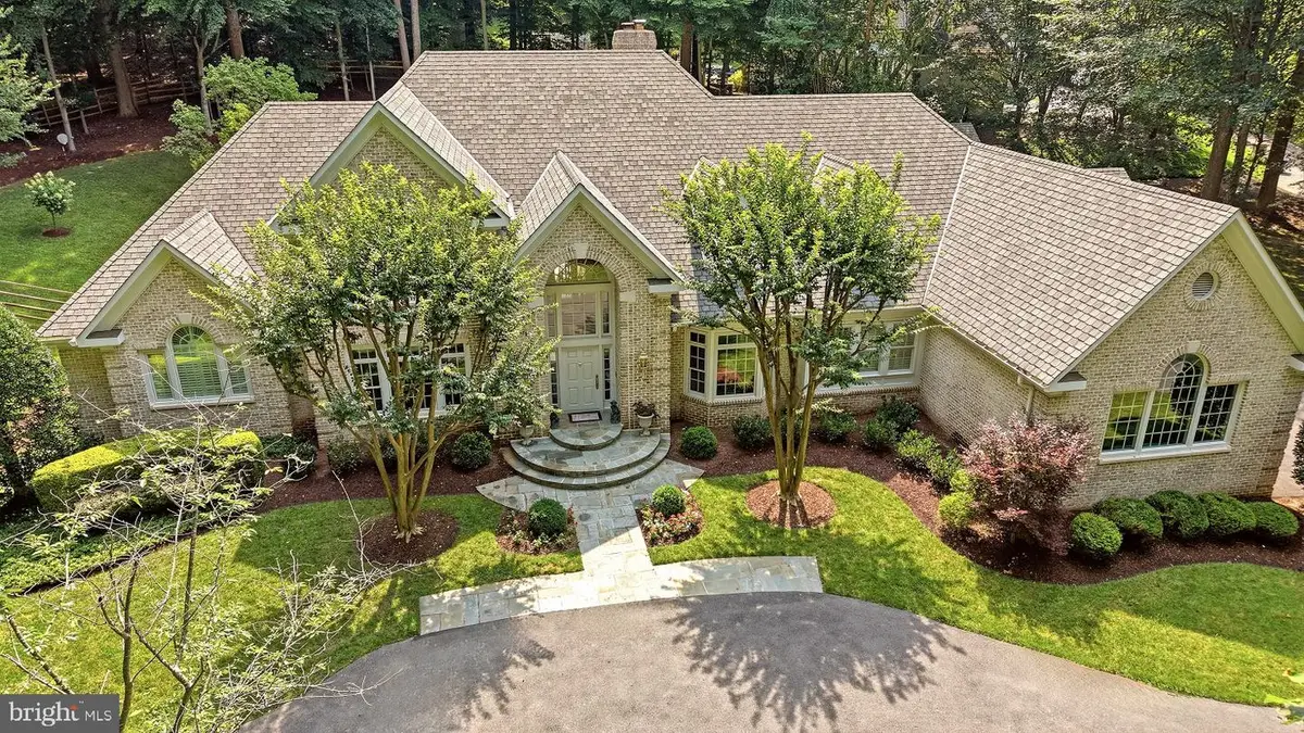 11216 River View Dr, Potomac, MD 20854 - #1