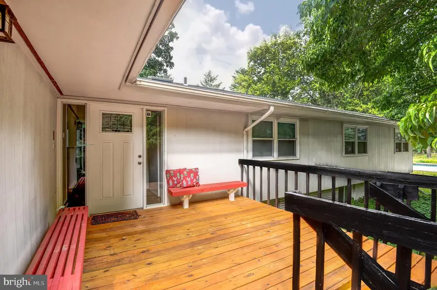 6900 Heatherhill Rd, Bethesda, MD 20817 - #3