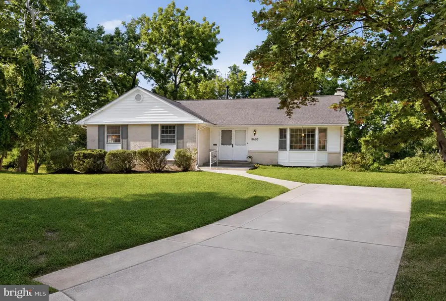 8600 Buckhannon Dr, Potomac, MD 20854 - #2