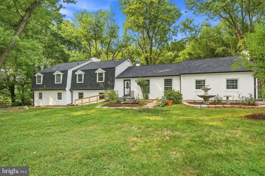 13508 Glen Mill Rd, Rockville, MD 20850 - #2