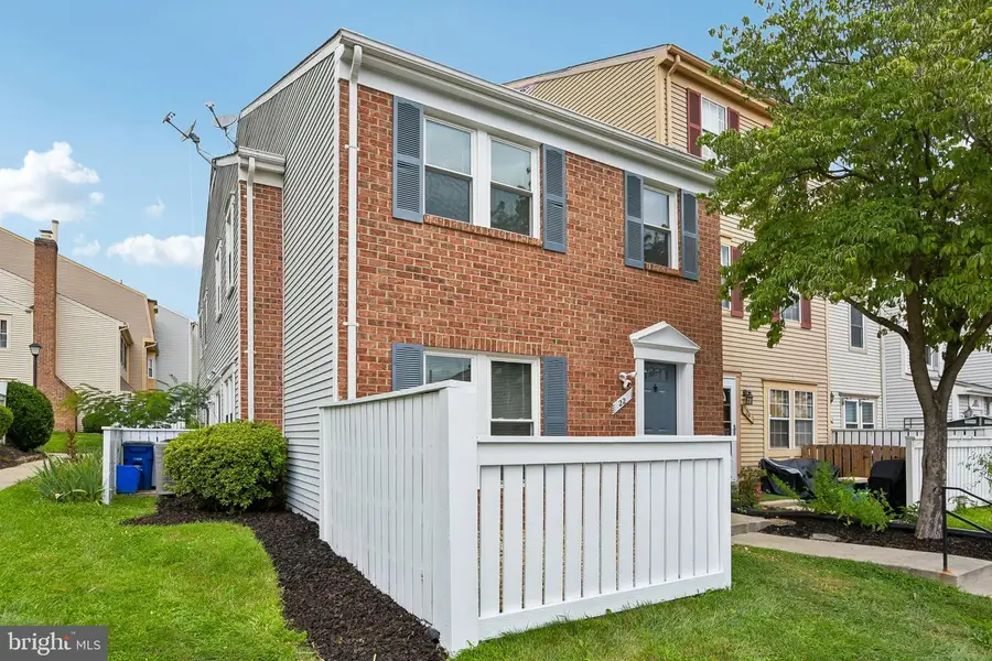 22 Appledowre Ct #49, Germantown, MD 20876 - #2