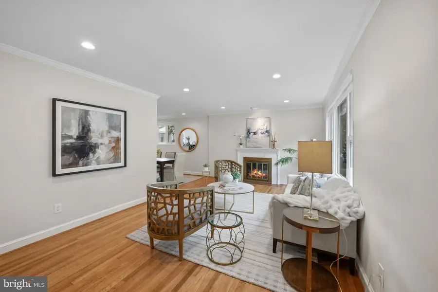 8404 Farrell Dr, Chevy Chase, MD 20815 - #3