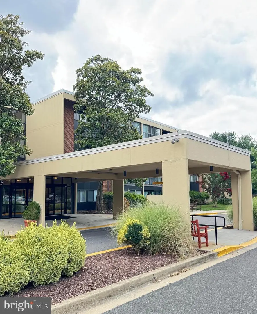 2921 N Leisure World Blvd #1-122, Silver Spring, MD 20906 - #1