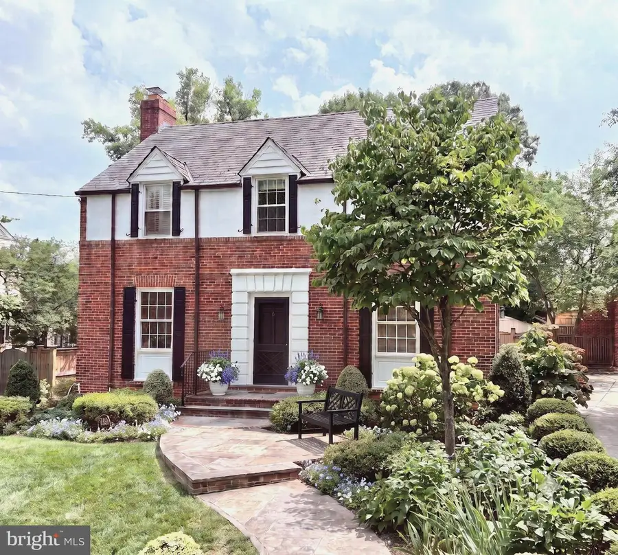 7008 Beechwood Dr, Chevy Chase, MD 20815 - #2