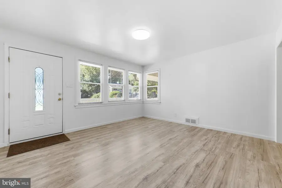 1118 Allison Dr, Rockville, MD 20851 - #2