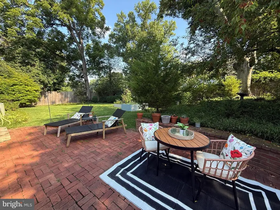 412 Southwest Dr, Silver Spring, MD 20901 - #2